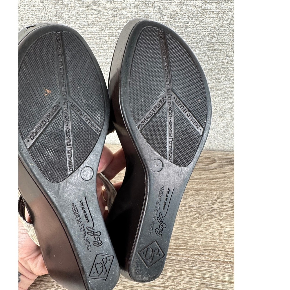 Donald J Pliner Cisso Wedge Thong Sandals Womens 6 Leather Flower Made Italy - Picture 5 of 7